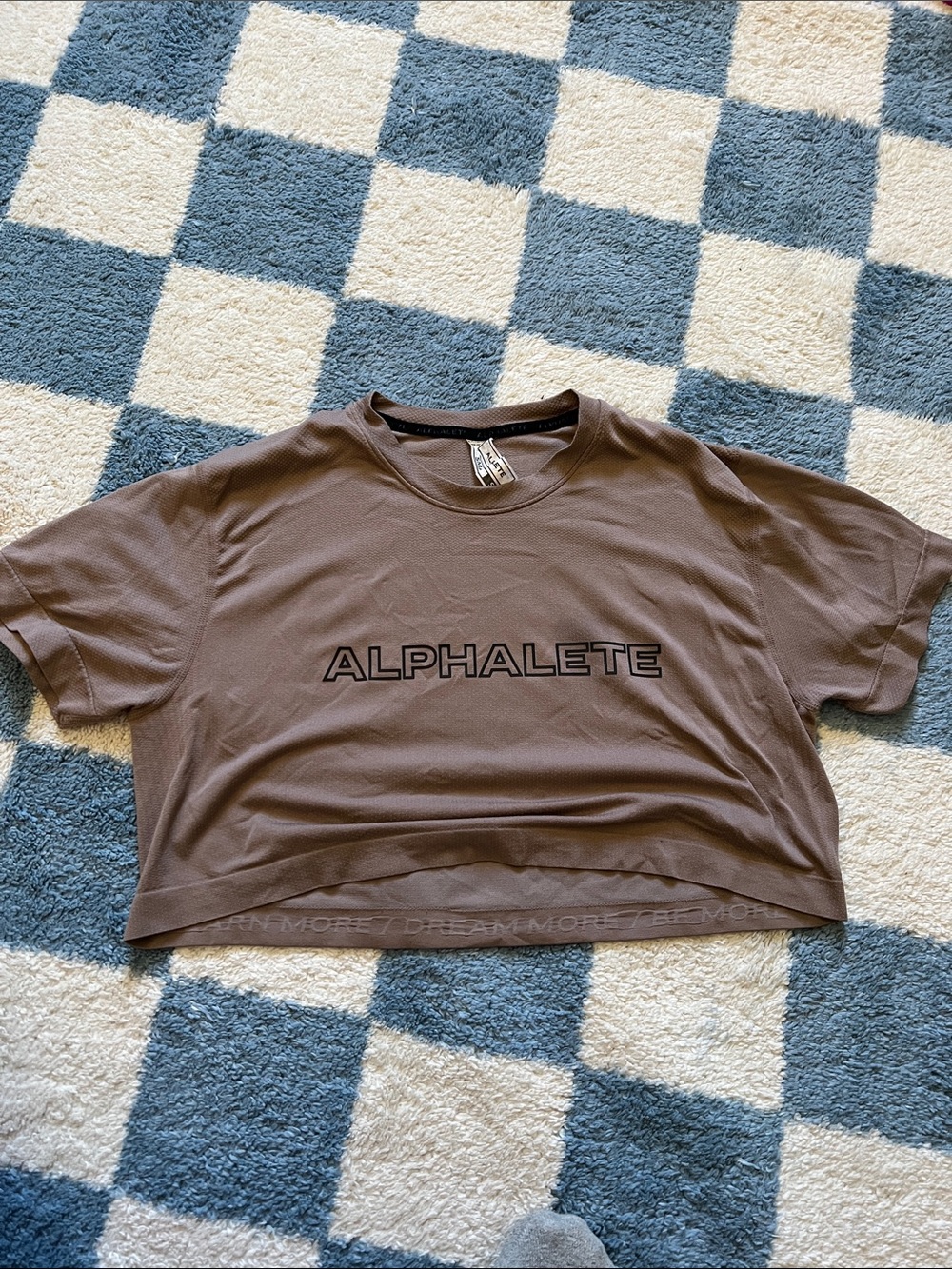 Alphalete Crop Top
